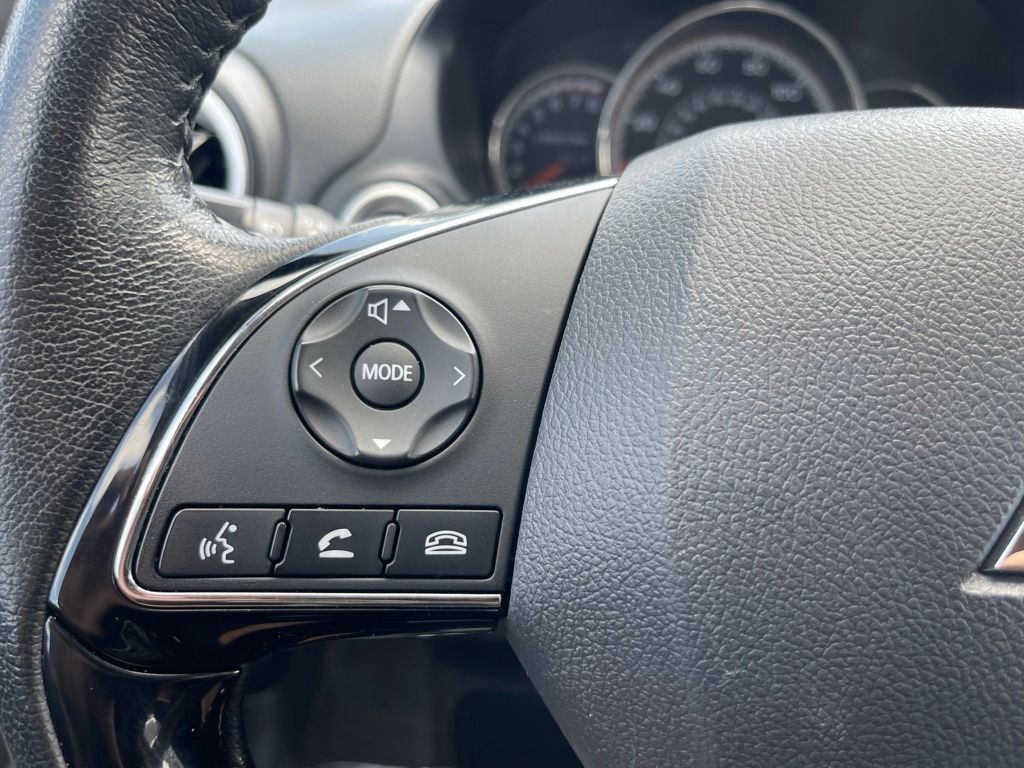 Used 2022 Black Mitsubishi SE image 15