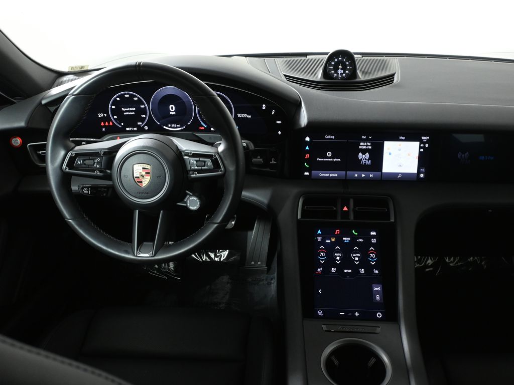 Thumbnail: 2025 Porsche Taycan - 17