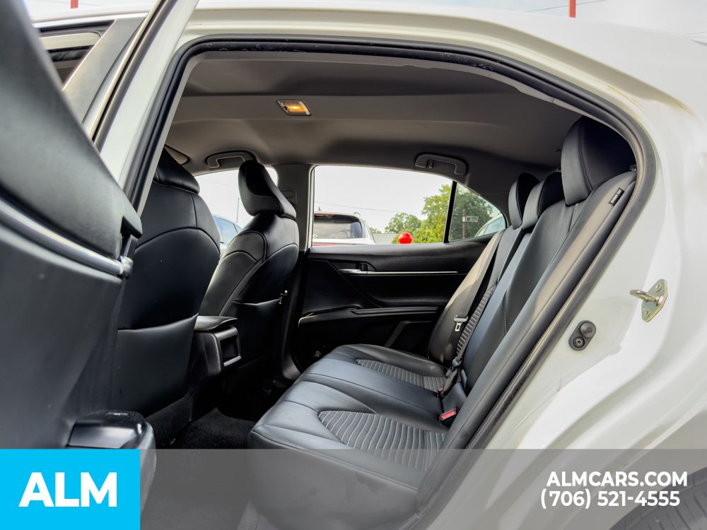 Used 2020 White Toyota SE image 17