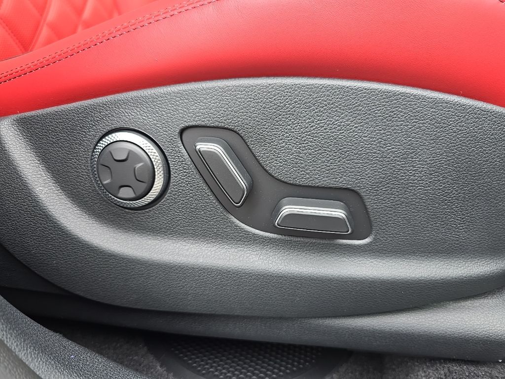 Thumbnail: 2026 Genesis GV70 - 23