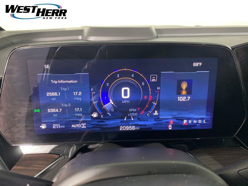 Used 2025 Gray Chevrolet Premier image 2