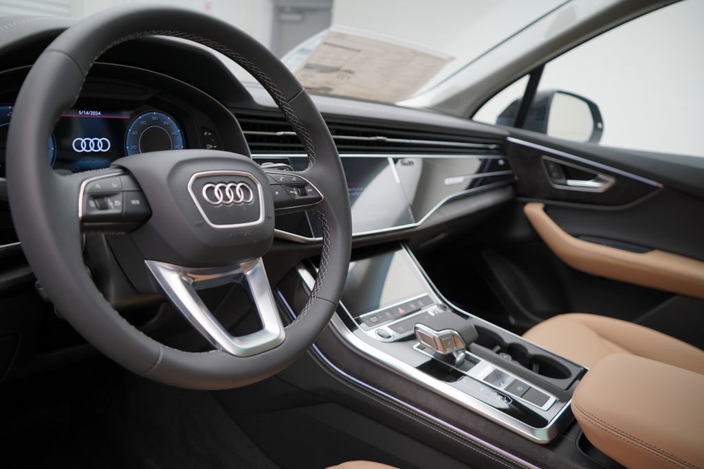 2025 Audi Q7  8