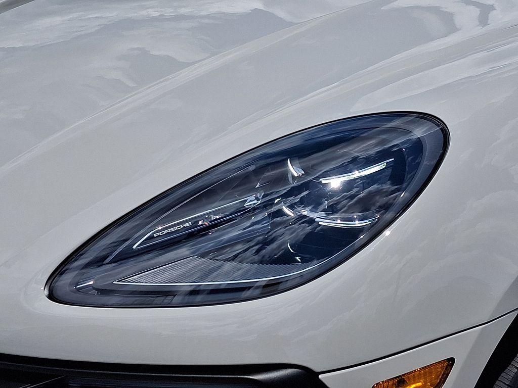 Thumbnail: 2023 Porsche Macan - 11