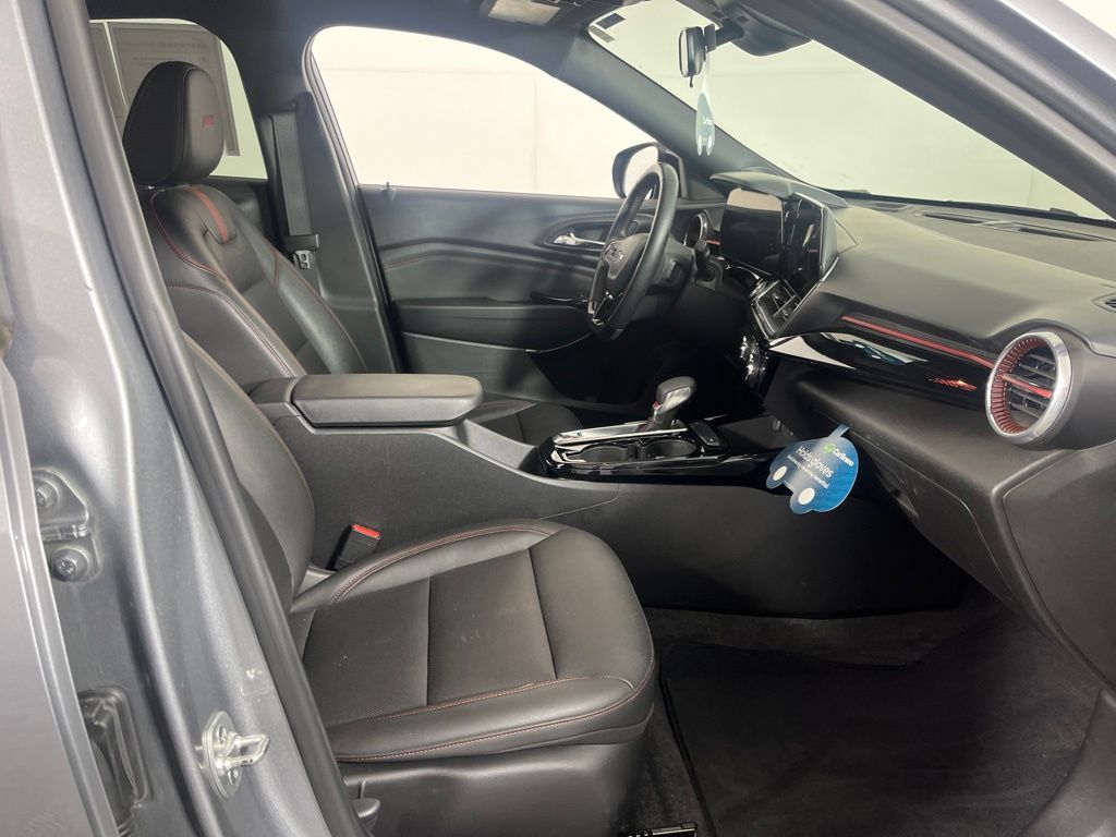 Thumbnail: 2025 Chevrolet Trax - 5