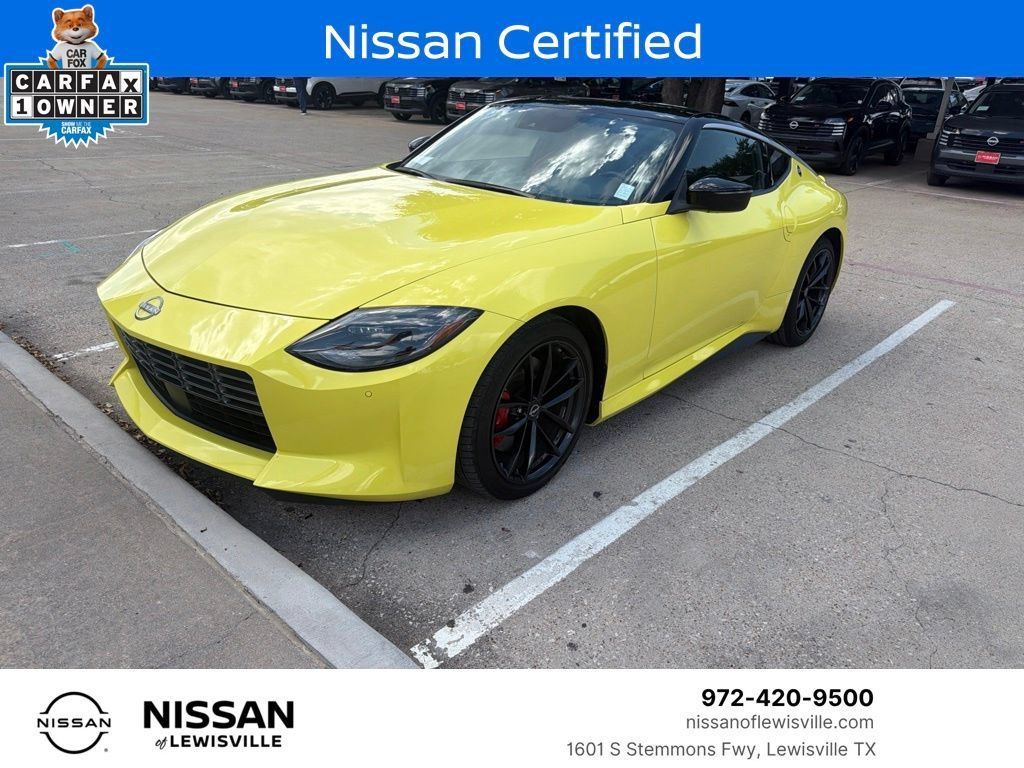 Ikazuchi Yellow Pearl Tricoat/Super Black 2024 Nissan Z Coupe Rear-Wheel Drive 9-Speed Automatic