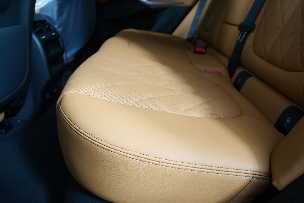 Thumbnail: 2026 BMW X5 - 15