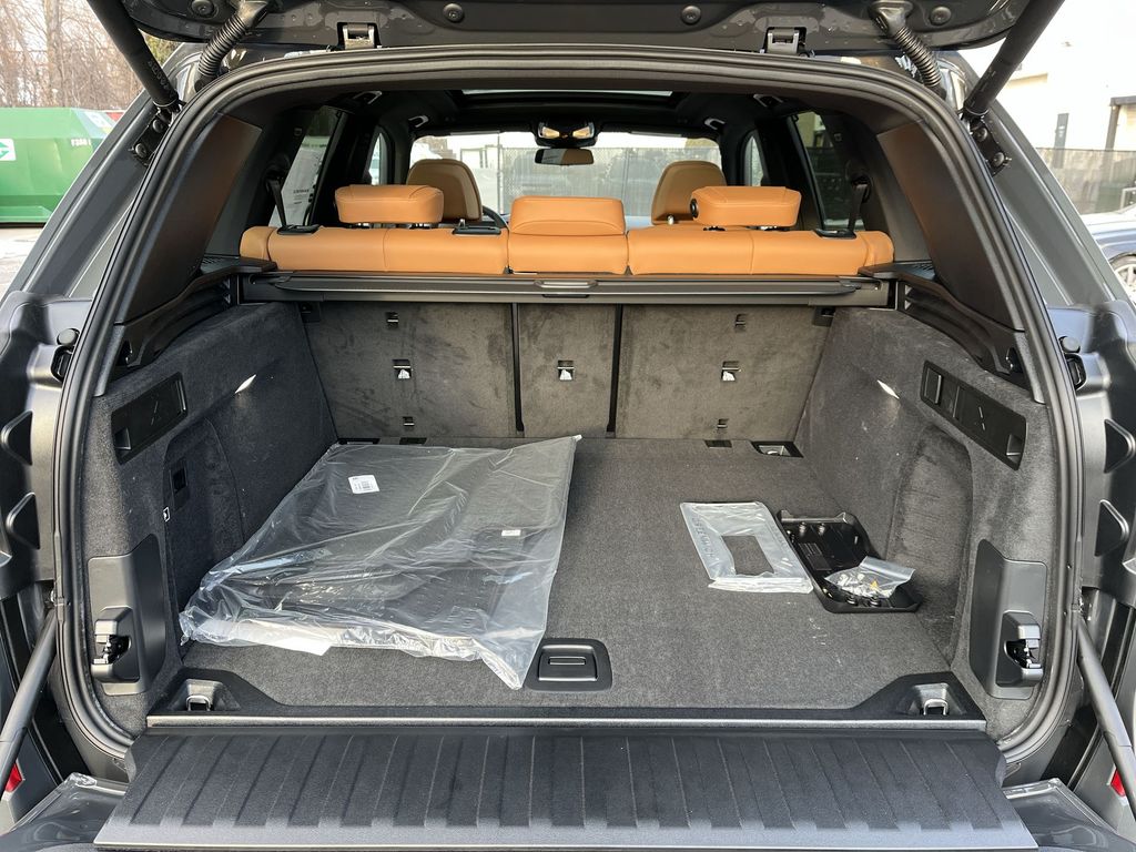 Thumbnail: 2026 BMW X5 - 24