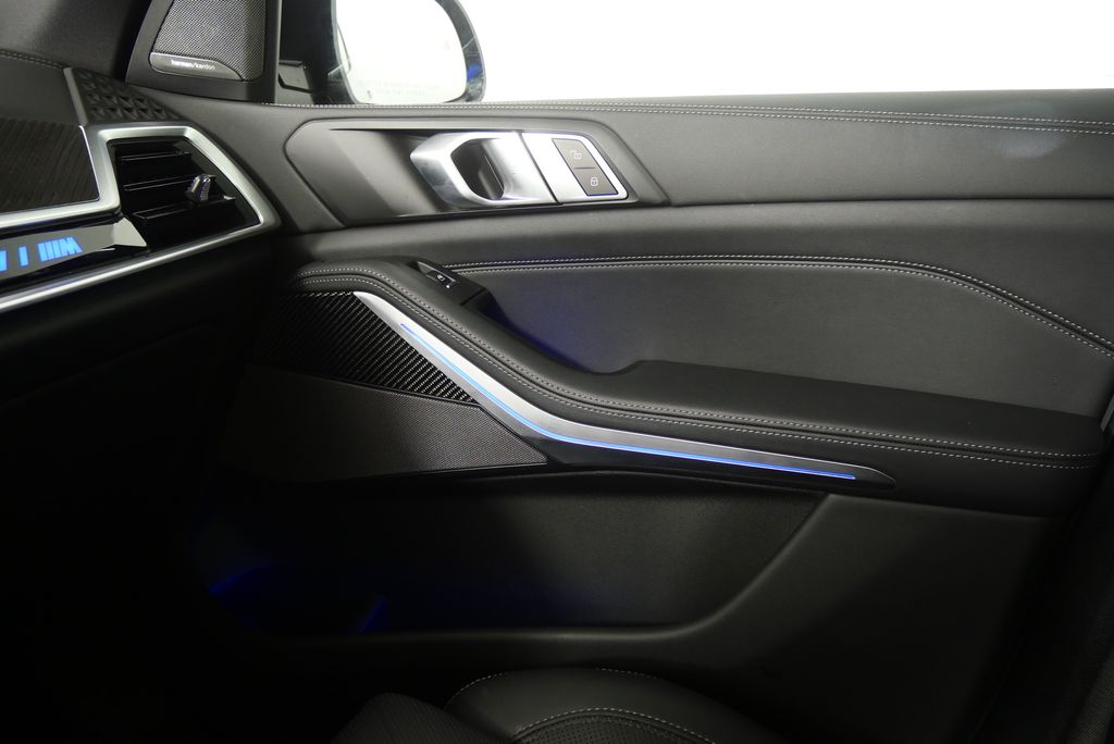 2024 BMW X5 M60i 27