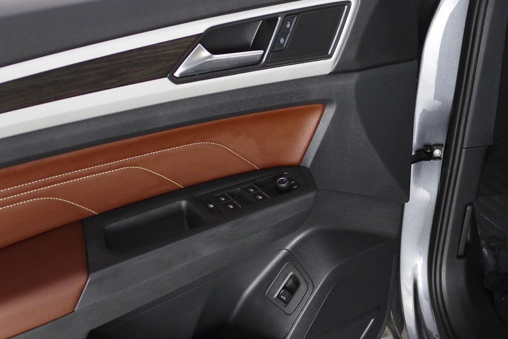 2023 Volkswagen Atlas SE 12