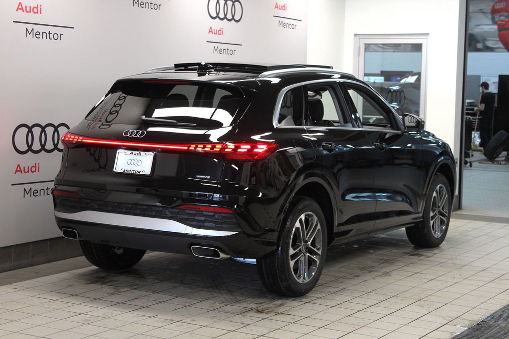 Thumbnail: 2025 Audi Q5 - 6