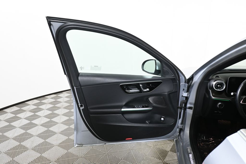 Thumbnail: 2022 Mercedes-Benz C-Class - 28