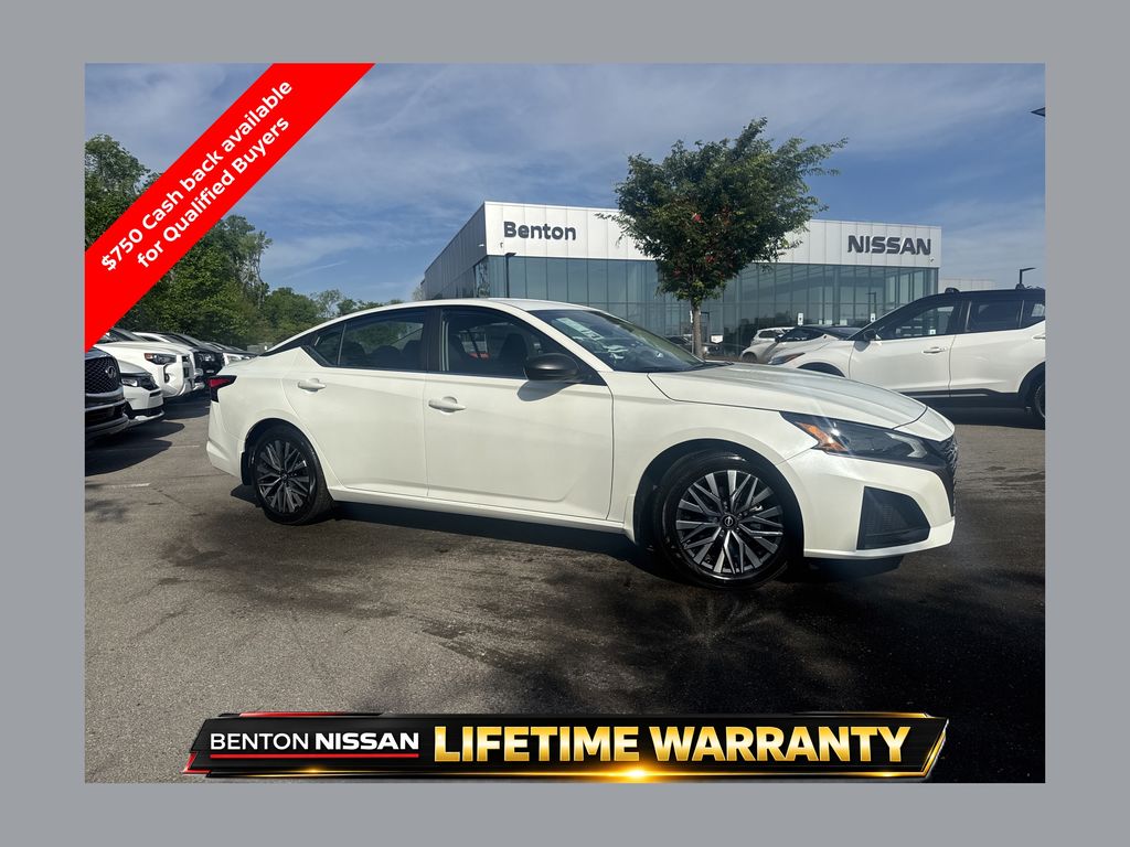 Pearl White Tricoat 2026 Nissan Altima Sedan Front-Wheel Drive Continuously Variable Transmission
