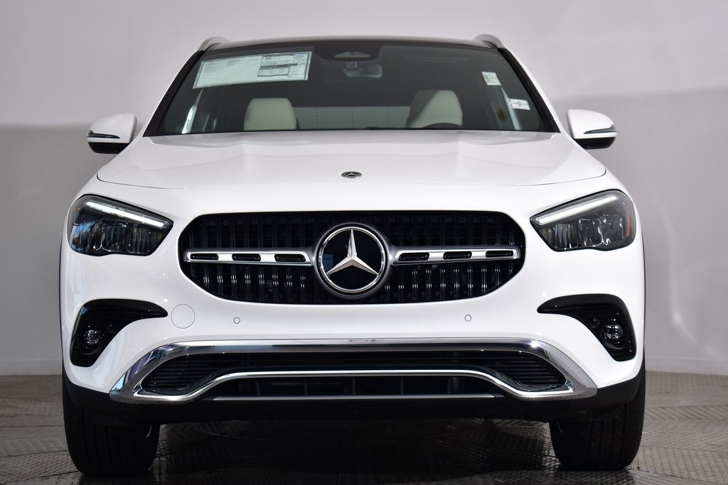 2025 Mercedes-Benz GLA 250 4MATIC 8