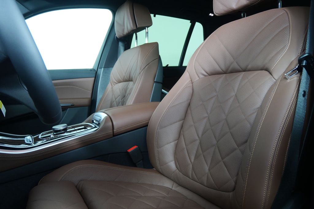 Thumbnail: 2026 BMW X5 - 10