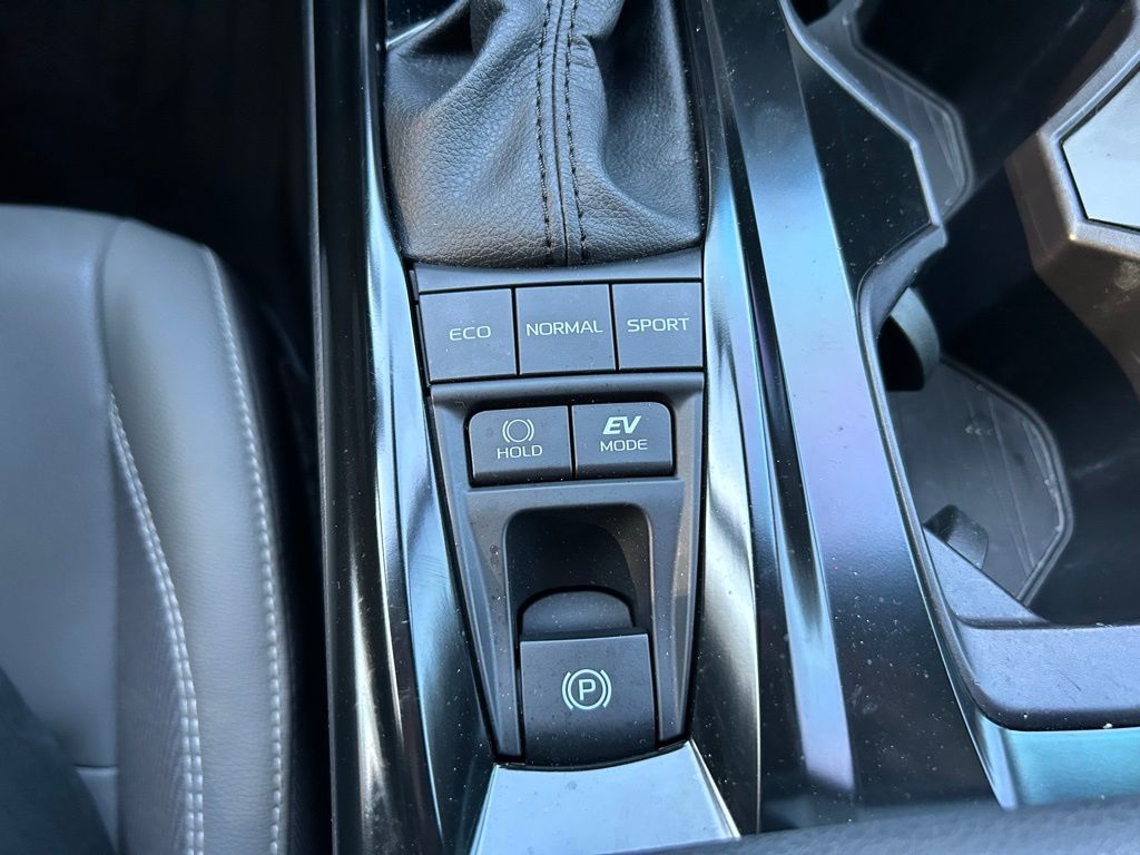 Thumbnail: 2025 Toyota Camry - 28