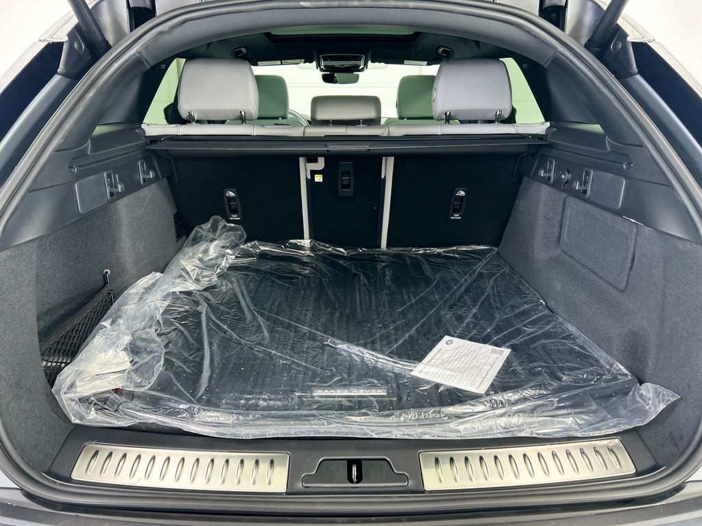 Thumbnail: 2026 Land Rover Range Rover Velar - 27