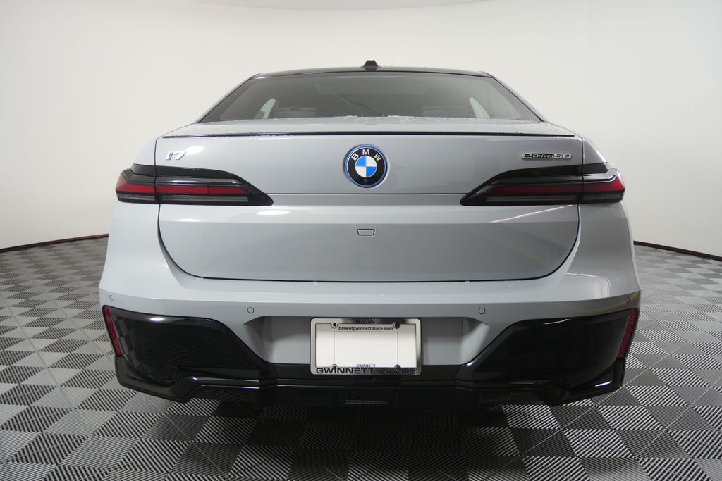 Thumbnail: 2026 BMW i7 - 4