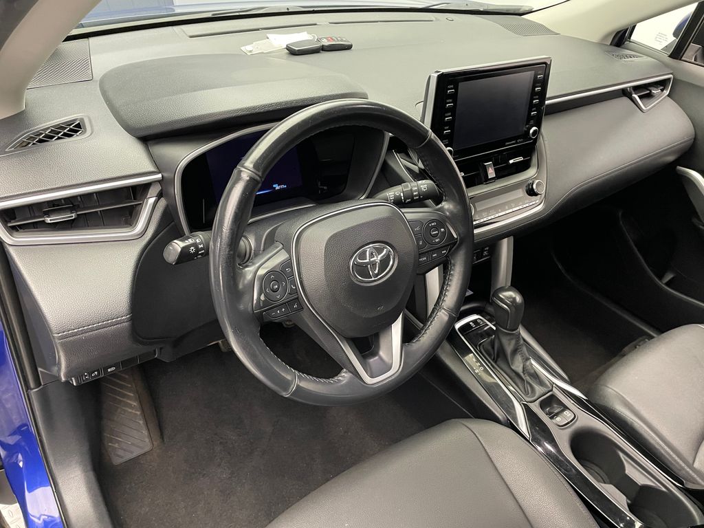 2022 Toyota Corolla Cross XLE 11