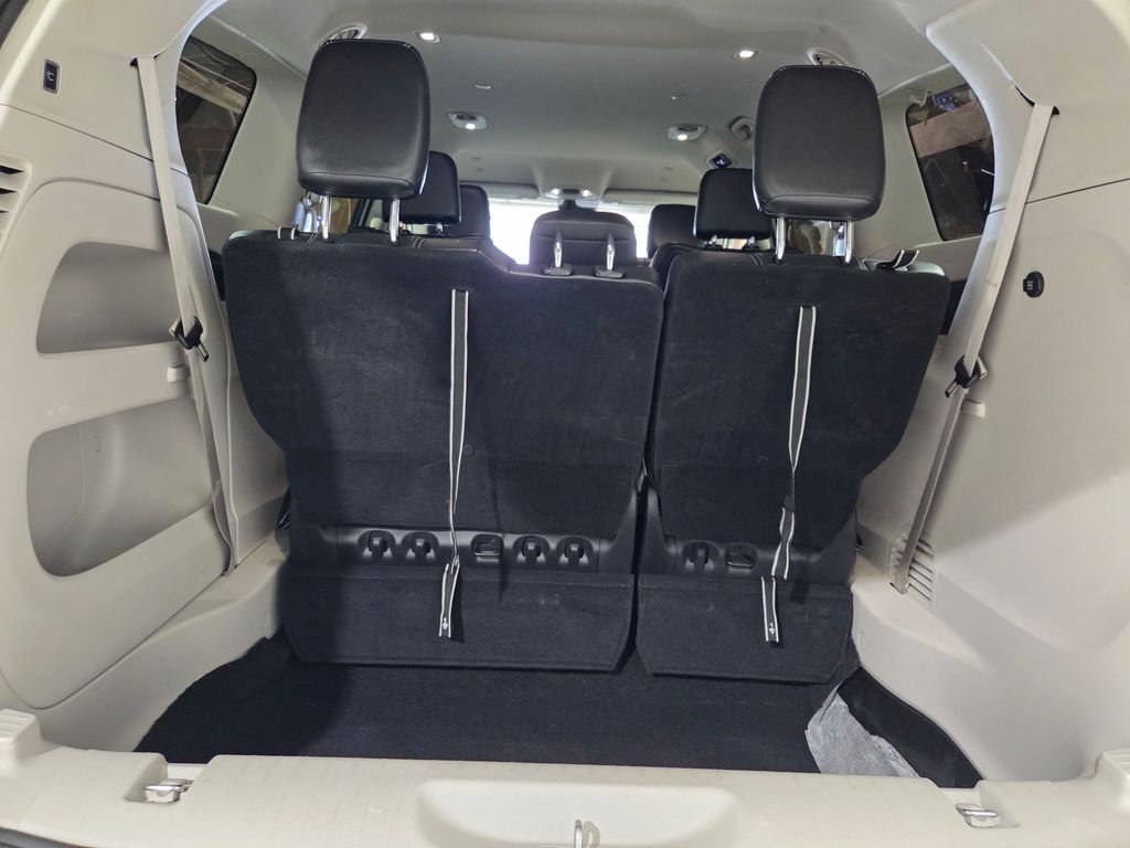 2023 Chrysler Pacifica Touring L photo