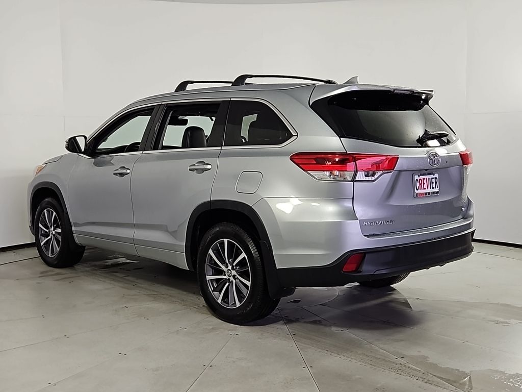 Thumbnail: 2017 Toyota Highlander - 9