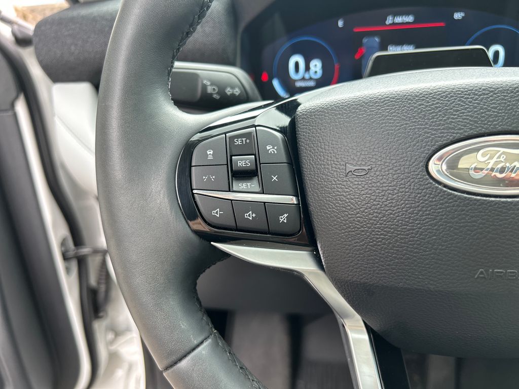 2025 White Metallic Ford Explorer Platinum 4X4 SUV