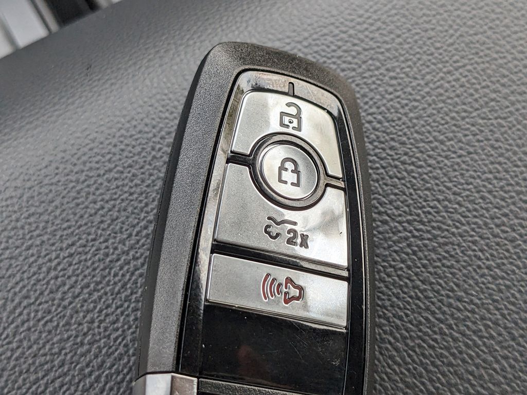2025 Ford F-150 Lightning XLT