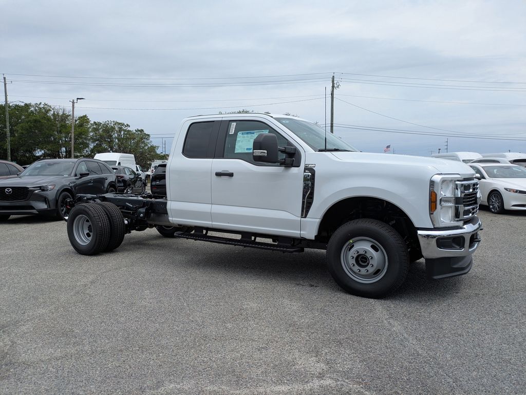 2026 Ford F-350 Chassis XL
