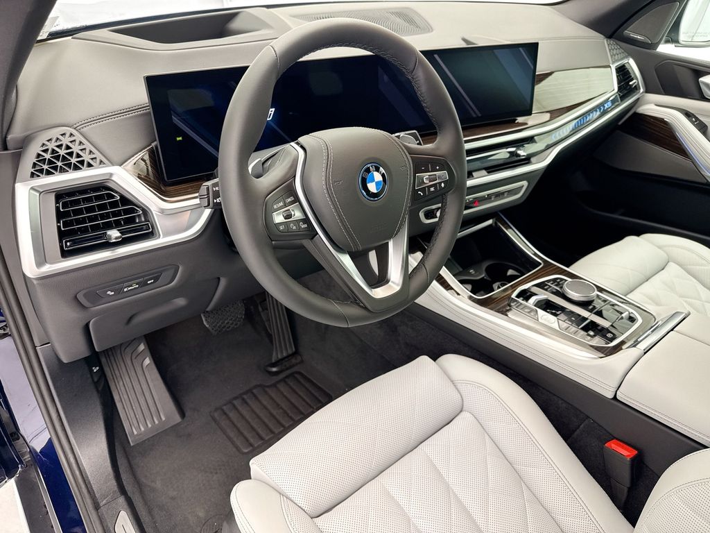 Thumbnail: 2026 BMW X5 - 9