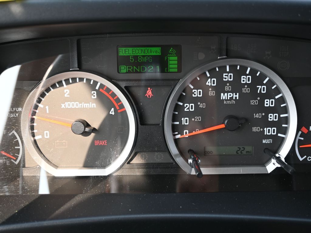 2024 Isuzu NPR HD 