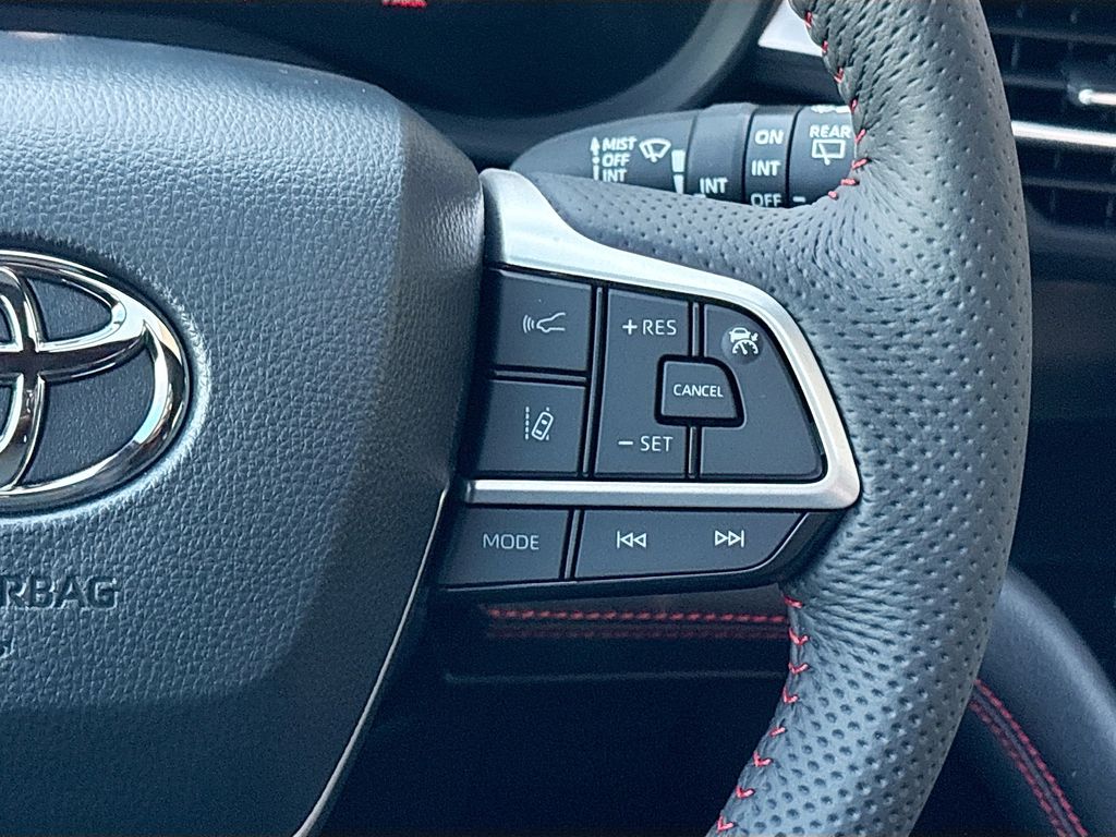 Thumbnail: 2026 Toyota Sienna - 12