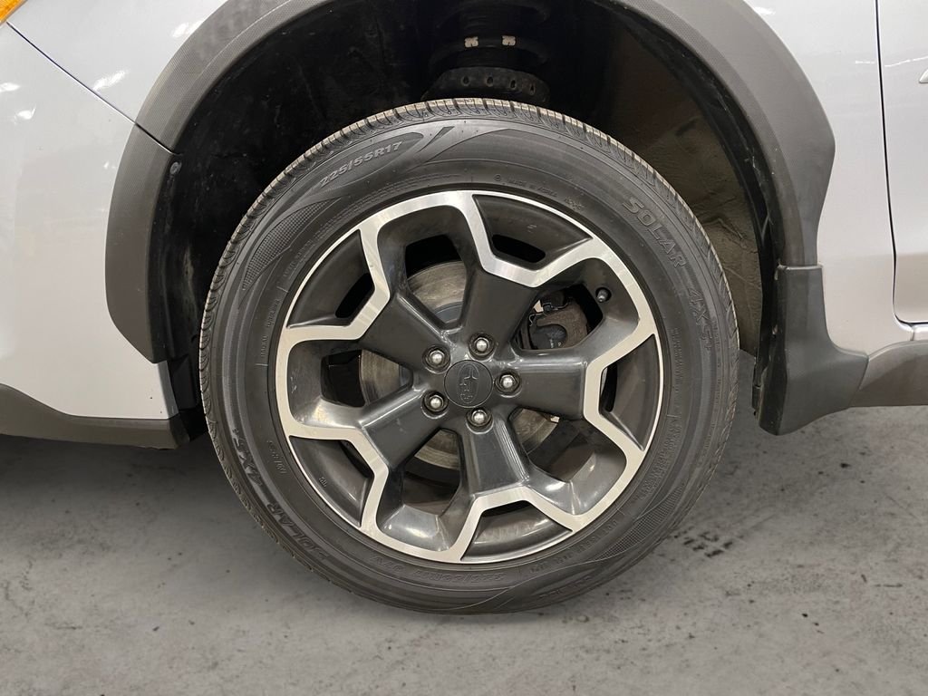 Used 2015 Ice Silver Metallic Subaru 2.0i Limited image 13