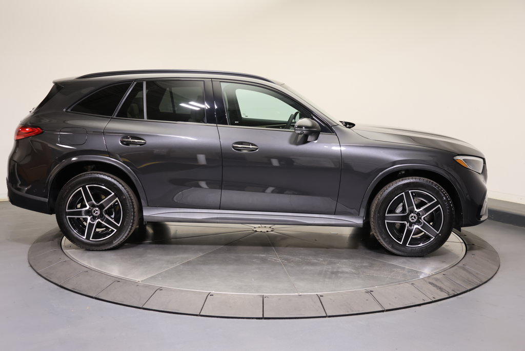 Thumbnail: 2027 Mercedes-Benz GLC - 8