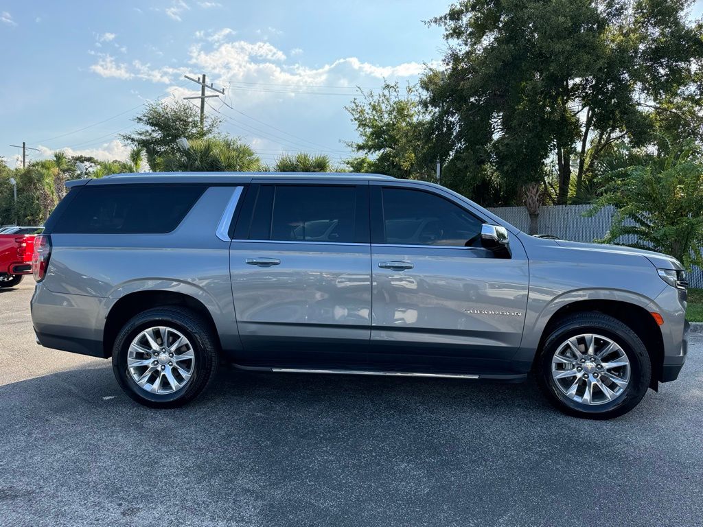 2022 Chevrolet Suburban Premier 9