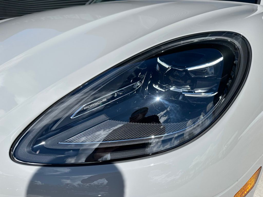 Thumbnail: 2026 Porsche Macan - 13