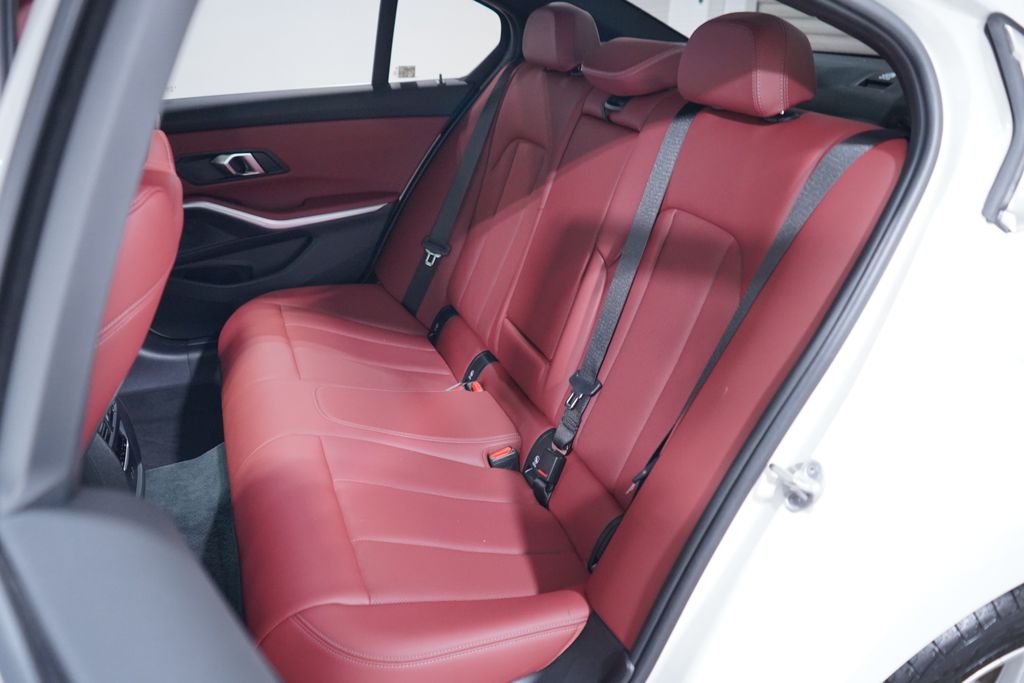 Thumbnail: 2024 BMW 3 Series - 9