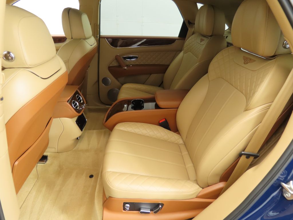 Thumbnail: 2018 Bentley Bentayga - 21