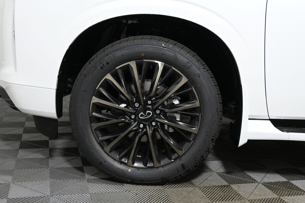 Thumbnail: 2026 INFINITI QX80 - 11