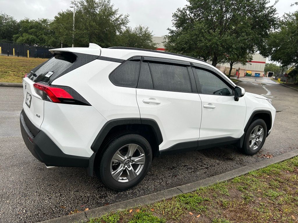 2024 Toyota RAV4 XLE 5