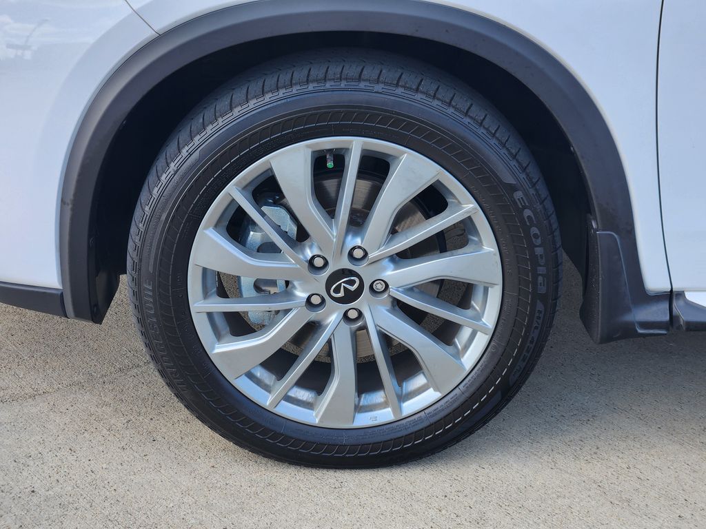 2023 INFINITI QX50 LUXE White at South Houston Nissan
