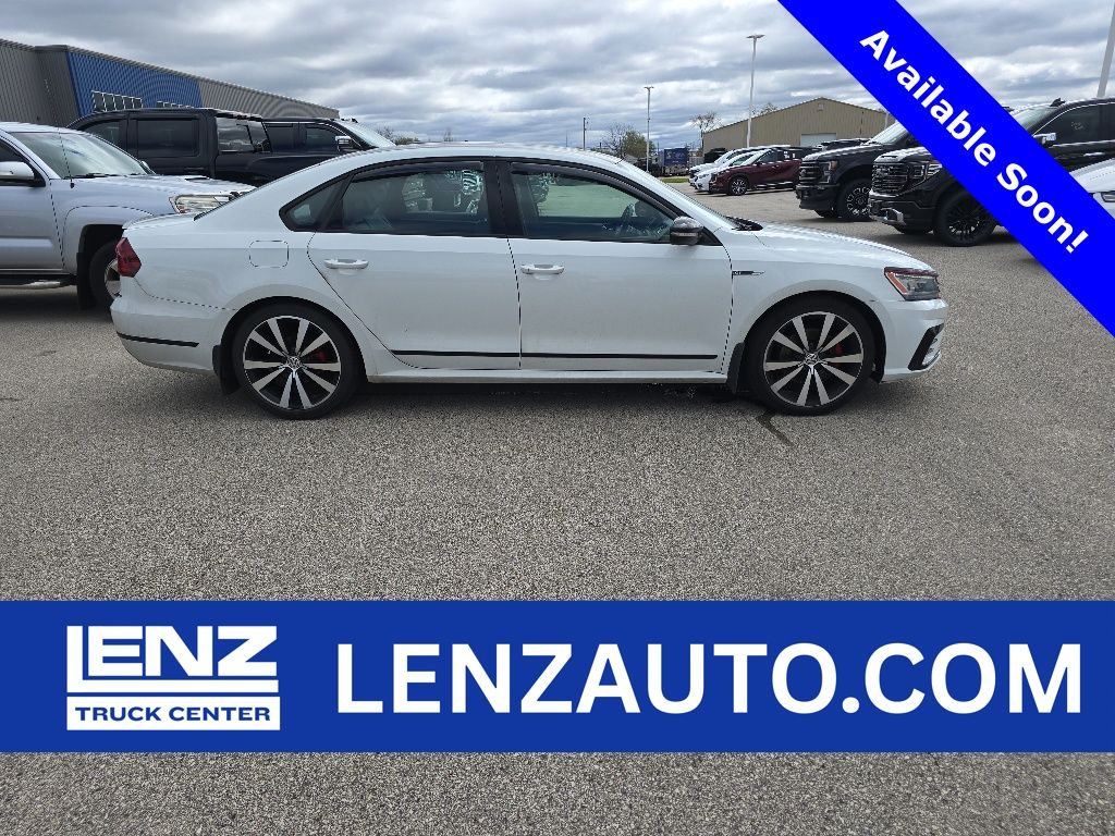 Pure White 2018 Volkswagen Passat V6 GT FWD Sedan Front-Wheel Drive 6-Speed Dual Clutch