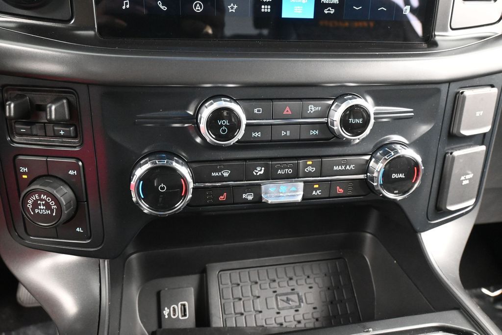 Used 2026 Black Metallic Ford Tremor image 25