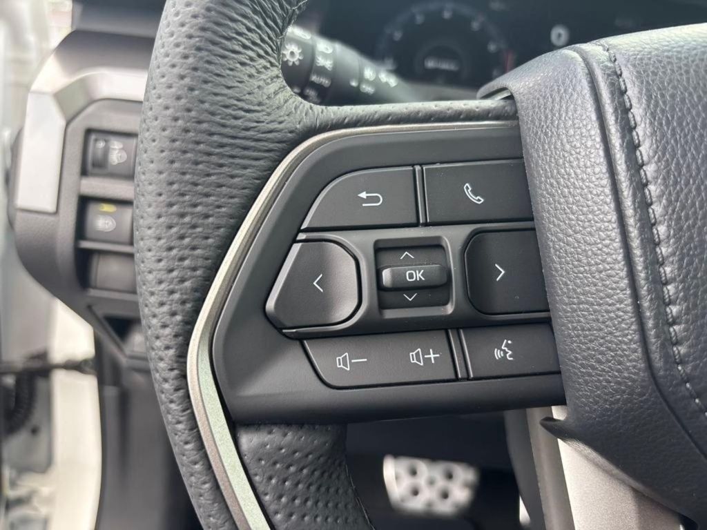 2025 Toyota Tacoma TRD Sport - Photo 16