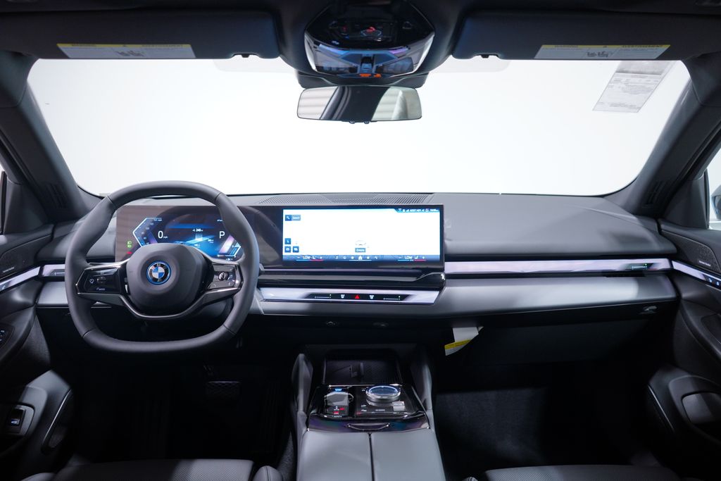 2024 BMW i5 eDrive40 10