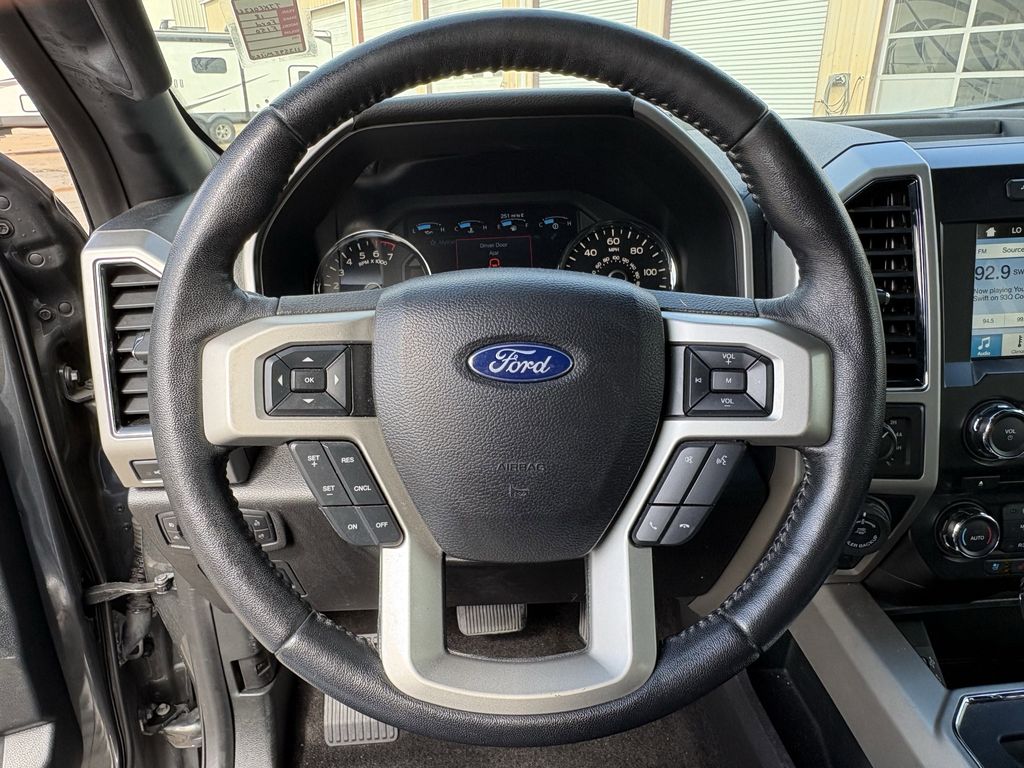 Used 2018 Magnetic Ford Lariat image 14