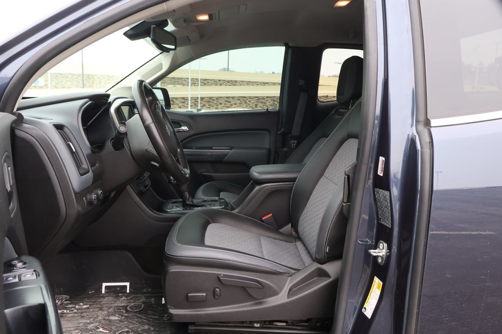 Thumbnail: 2018 Chevrolet Colorado - 14
