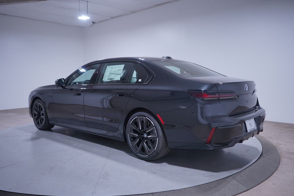 Thumbnail: 2026 BMW 7 Series - 3