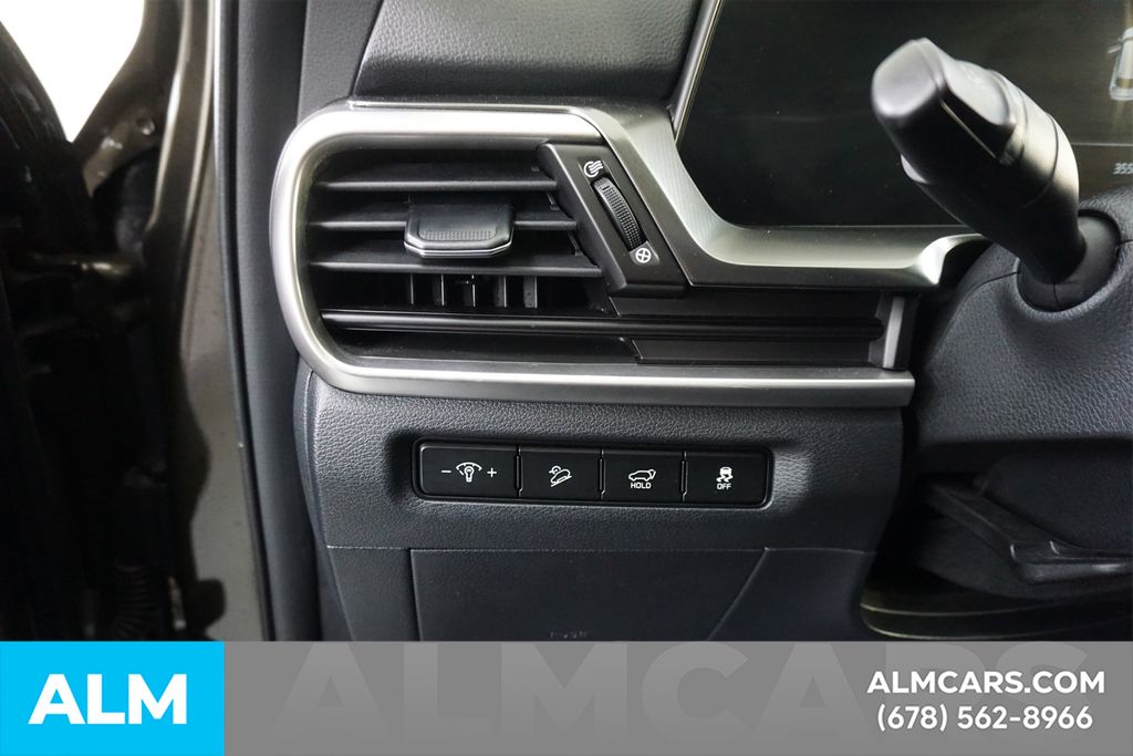 Used 2025 Green Kia S image 34