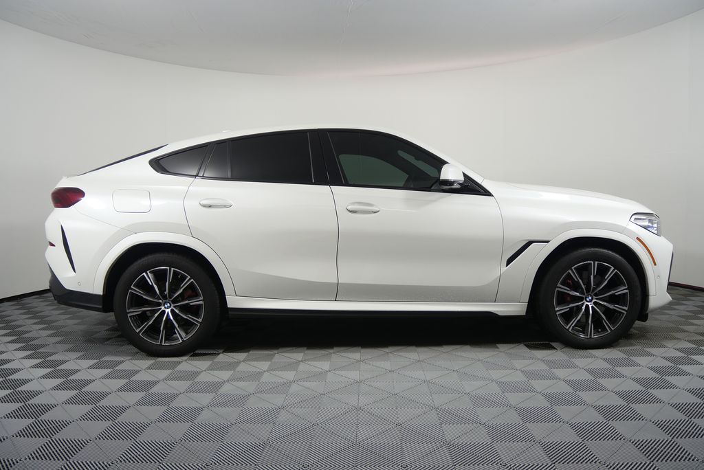 Thumbnail: 2022 BMW X6 - 2