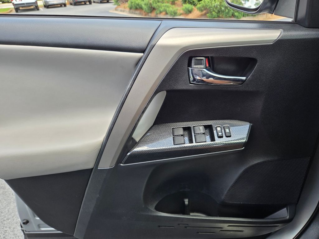 Used 2018 Toyota RAV4 SUV