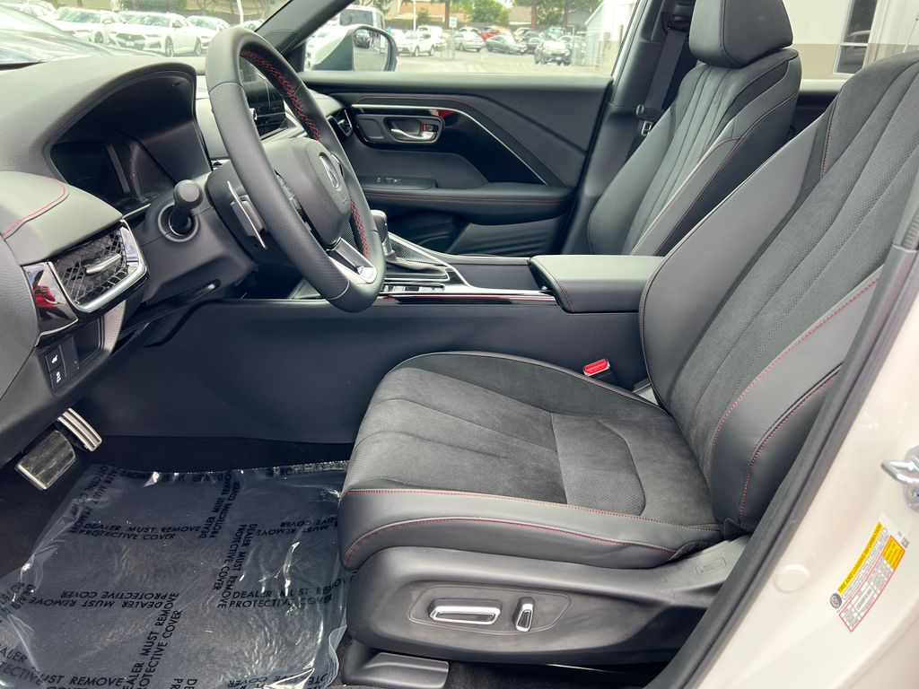 Thumbnail: 2025 Acura ADX - 14